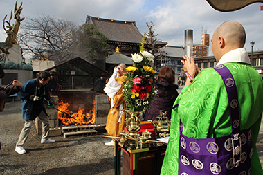 Osameno Daishi・Otakiage Horaku